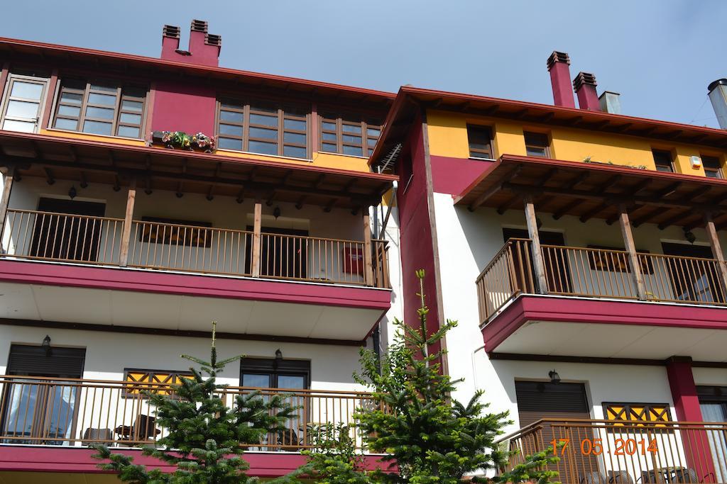 Mouson Melathron Hotel Elafina Luaran gambar