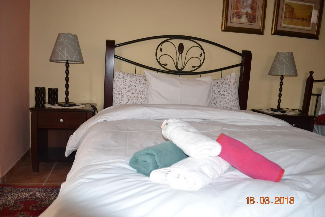 Mouson Melathron Hotel Elafina Luaran gambar