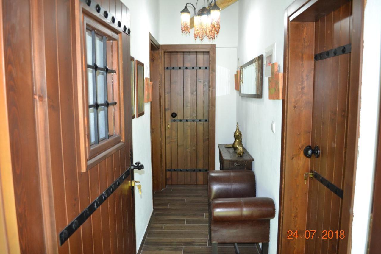 Mouson Melathron Hotel Elafina Luaran gambar